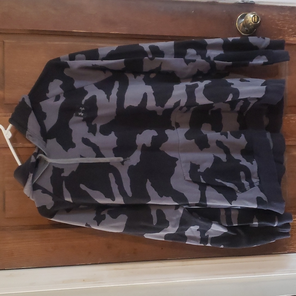 Under Armour Mens Camo sweatshirt